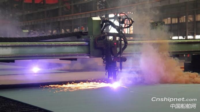 華潤大東15000TEU船雙燃料改裝項目點火開工